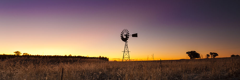 Outback Windmill. Parkes, NSW.